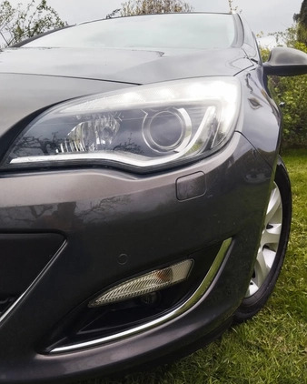 Opel Astra cena 32500 przebieg: 200000, rok produkcji 2015 z Olsztyn małe 667